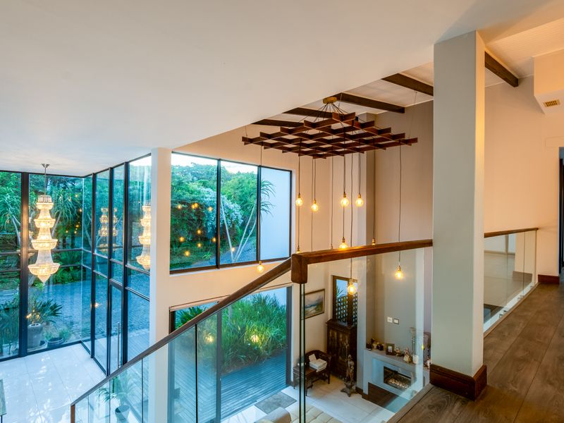 Luxury Family Residence In quiet Area - Photo 8