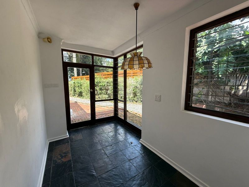 Elegant 4-Bedroom Family Home with Entertainment Spaces - Photo 8