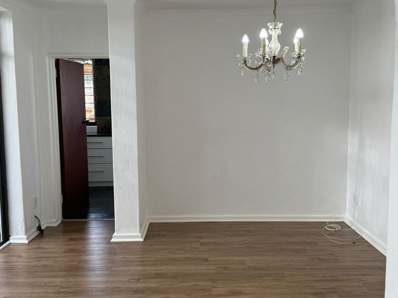 Elegant 4-Bedroom Family Home with Entertainment Spaces - Photo 9