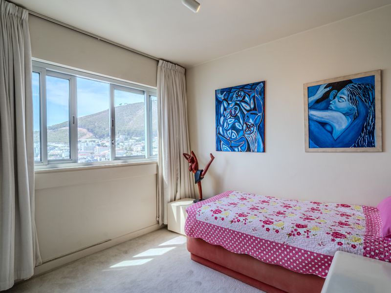 Furnished Two Bedroom Apartment with Ocean Views - Photo 7