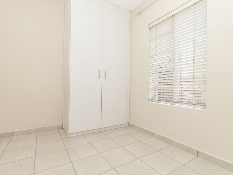 Newly Renovated Ground Floor 2 Bed 2 Bath Apartment For Sale - Photo 9