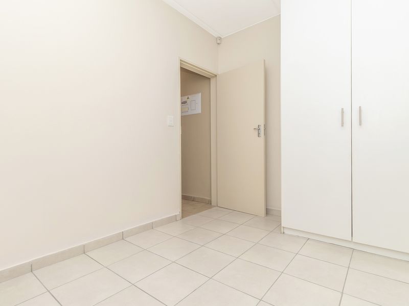 Newly Renovated Ground Floor 2 Bed 2 Bath Apartment For Sale - Photo 8