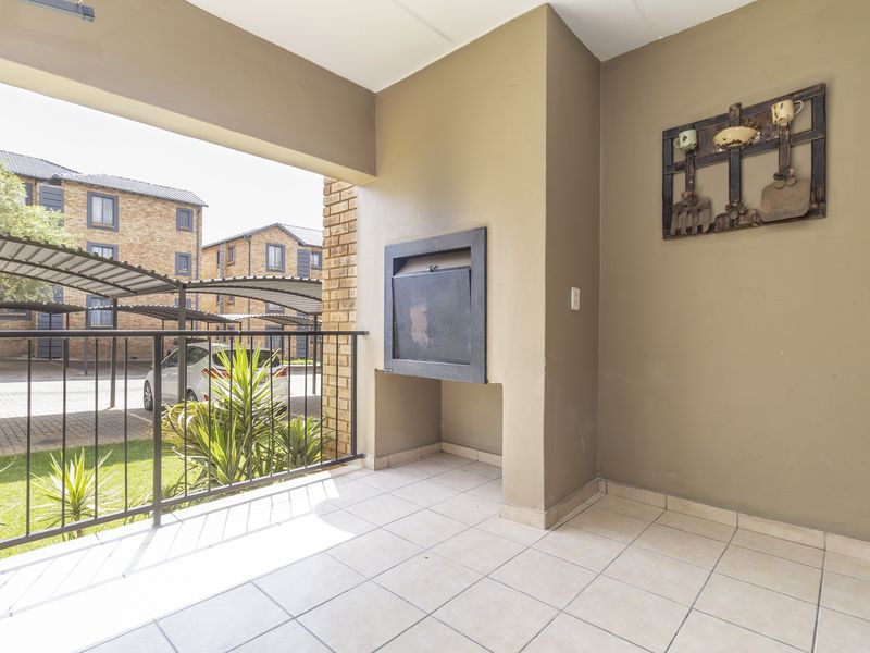 Newly Renovated Ground Floor 2 Bed 2 Bath Apartment For Sale - Photo 6