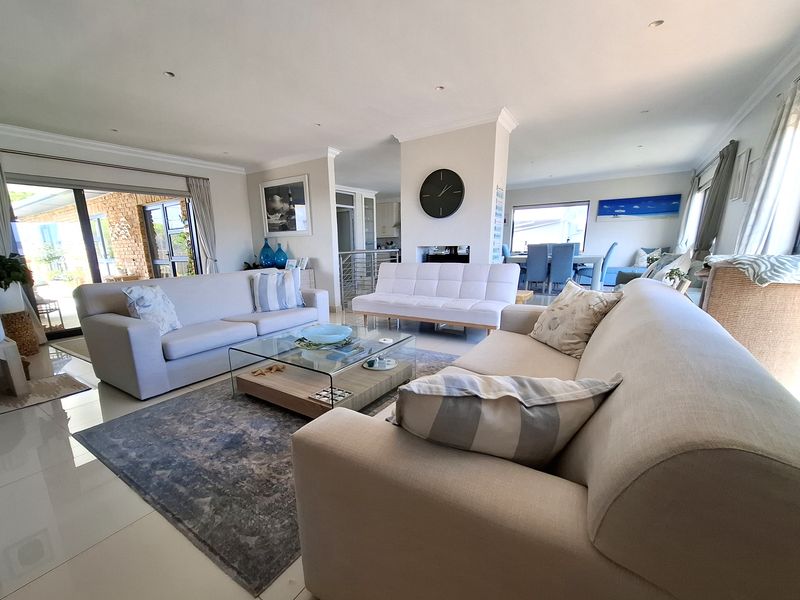Modern Family Home with Sea & Mountain Views in The Hill, Bloubergstrand - Photo 7