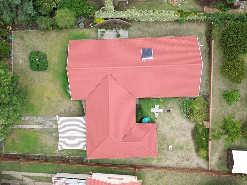 Warm & Welcoming Family Home with Space, Comfort and Country Charm in Leslie - Photo 2