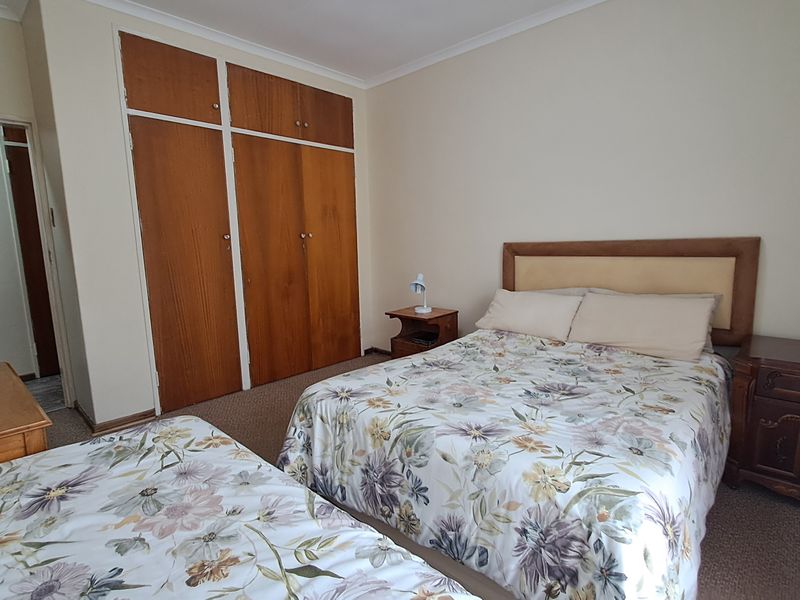 Warm & Welcoming Family Home with Space, Comfort and Country Charm in Leslie - Photo 10