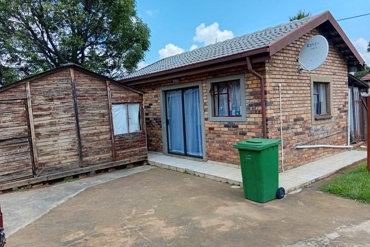 Well-maintained family home in a peaceful neighborhood. - Photo 4