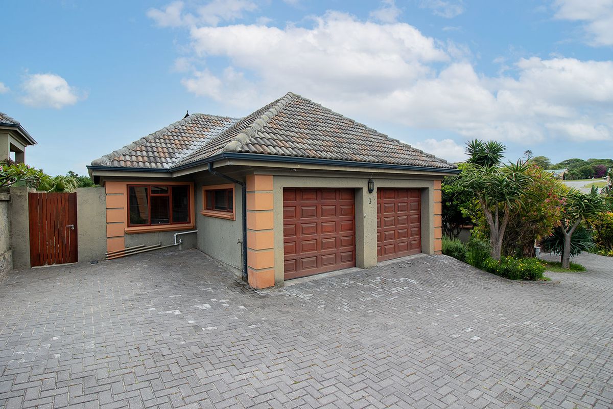 Three Bedroom Townhouse for Sale  on East Bank, Port Alfred - Photo 2