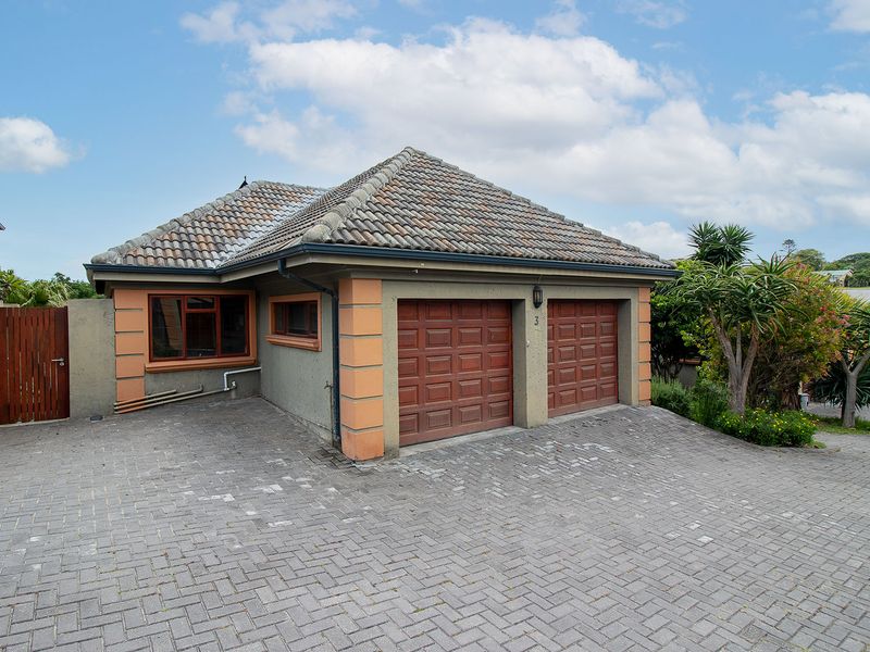 Three Bedroom Townhouse for Sale  on East Bank, Port Alfred - Photo 2