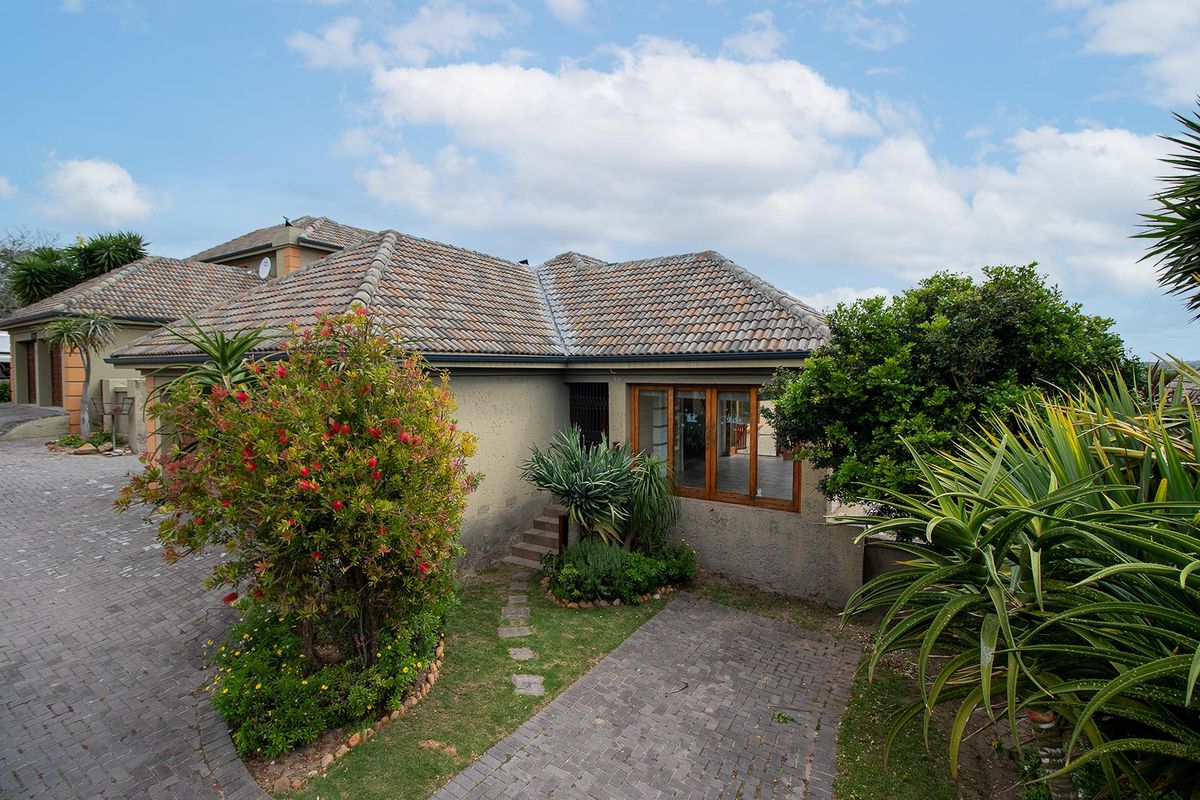 Three Bedroom Townhouse for Sale  on East Bank, Port Alfred - Photo 3