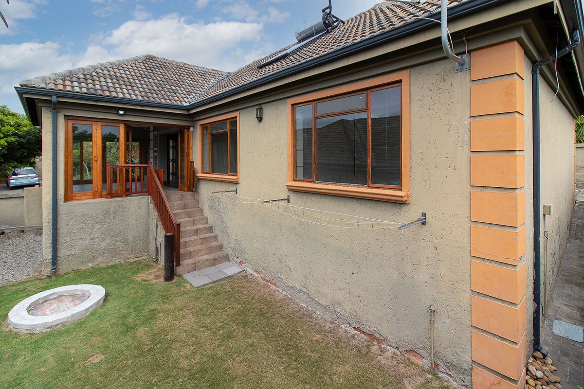 Three Bedroom Townhouse for Sale  on East Bank, Port Alfred - Photo 5