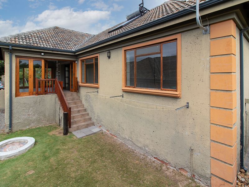 Three Bedroom Townhouse for Sale  on East Bank, Port Alfred - Photo 5