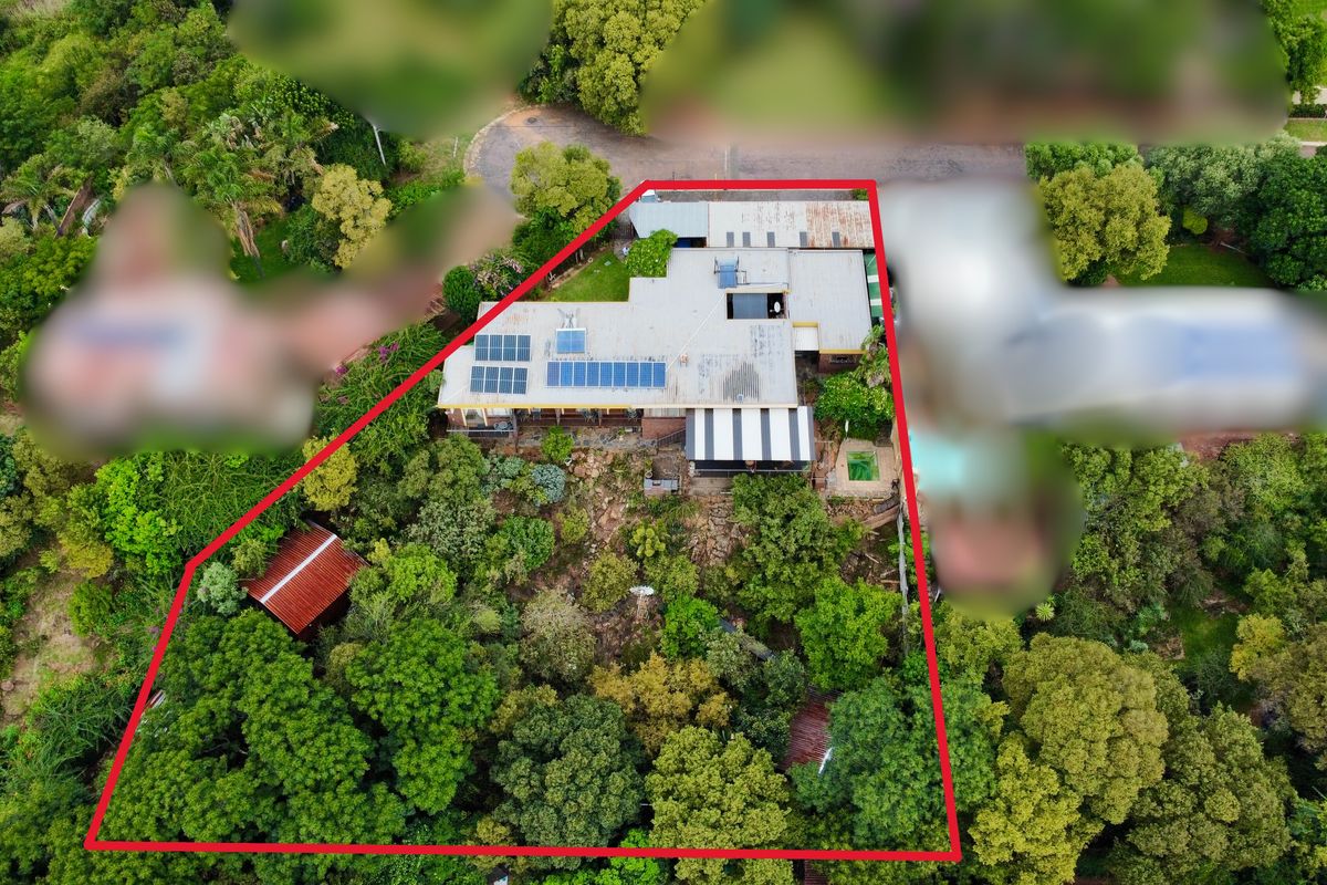 8-Bedroom Hilltop Property with Guest House or Commune Potentiall - Photo 2