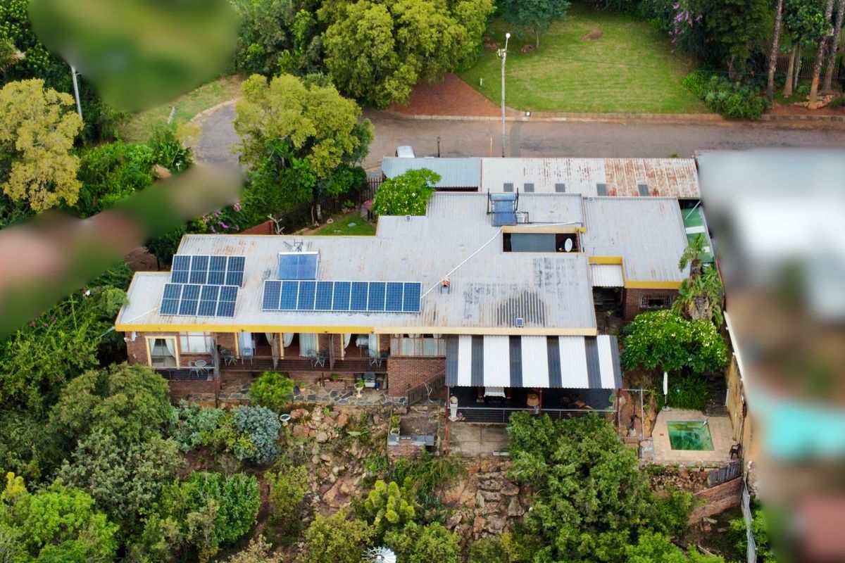 8-Bedroom Hilltop Property with Guest House or Commune Potentiall - Photo 4