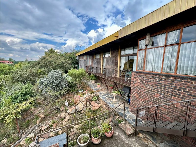 8-Bedroom Hilltop Property with Guest House or Commune Potentiall - Photo 1