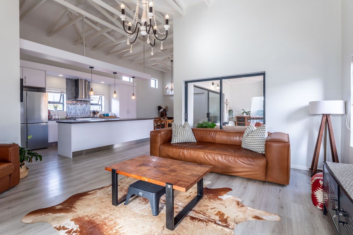 Charming freestanding  3beds, 2 baths house for sale in Parklands North! - Photo 4