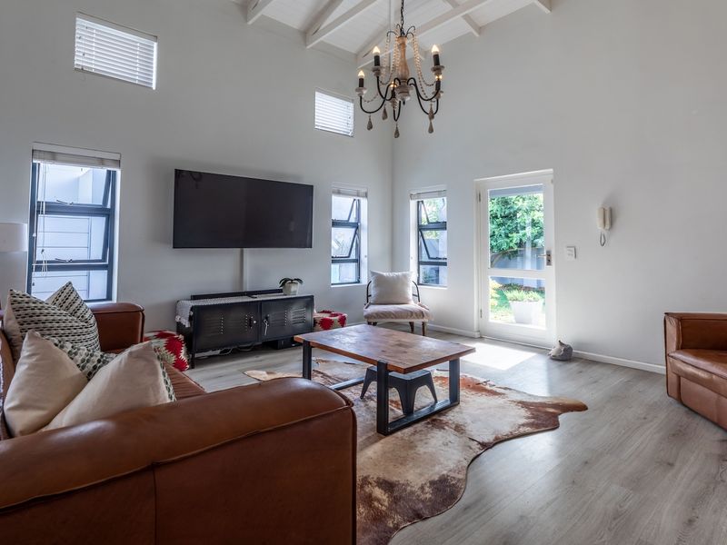 Charming freestanding  3beds, 2 baths house for sale in Parklands North! - Photo 5