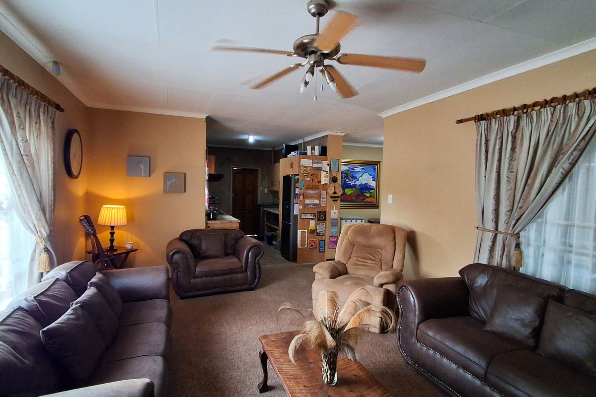 Lovely 3-Bedroom Family Home for Sale in Brits! - Photo 5