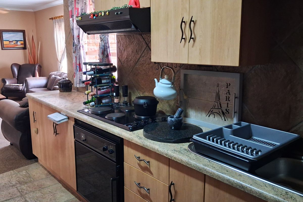 Lovely 3-Bedroom Family Home for Sale in Brits! - Photo 2