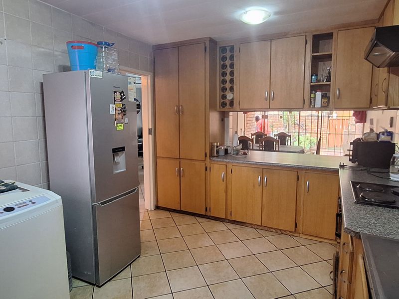 THREE BEDROOM TOWNHOUSE IN CE 3!! - Photo 7