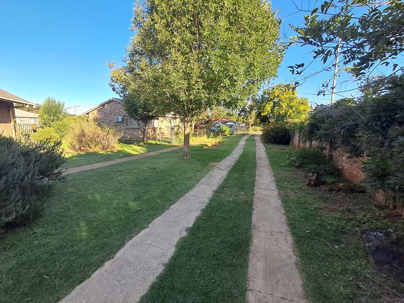 Family home on Large stand - Photo 3