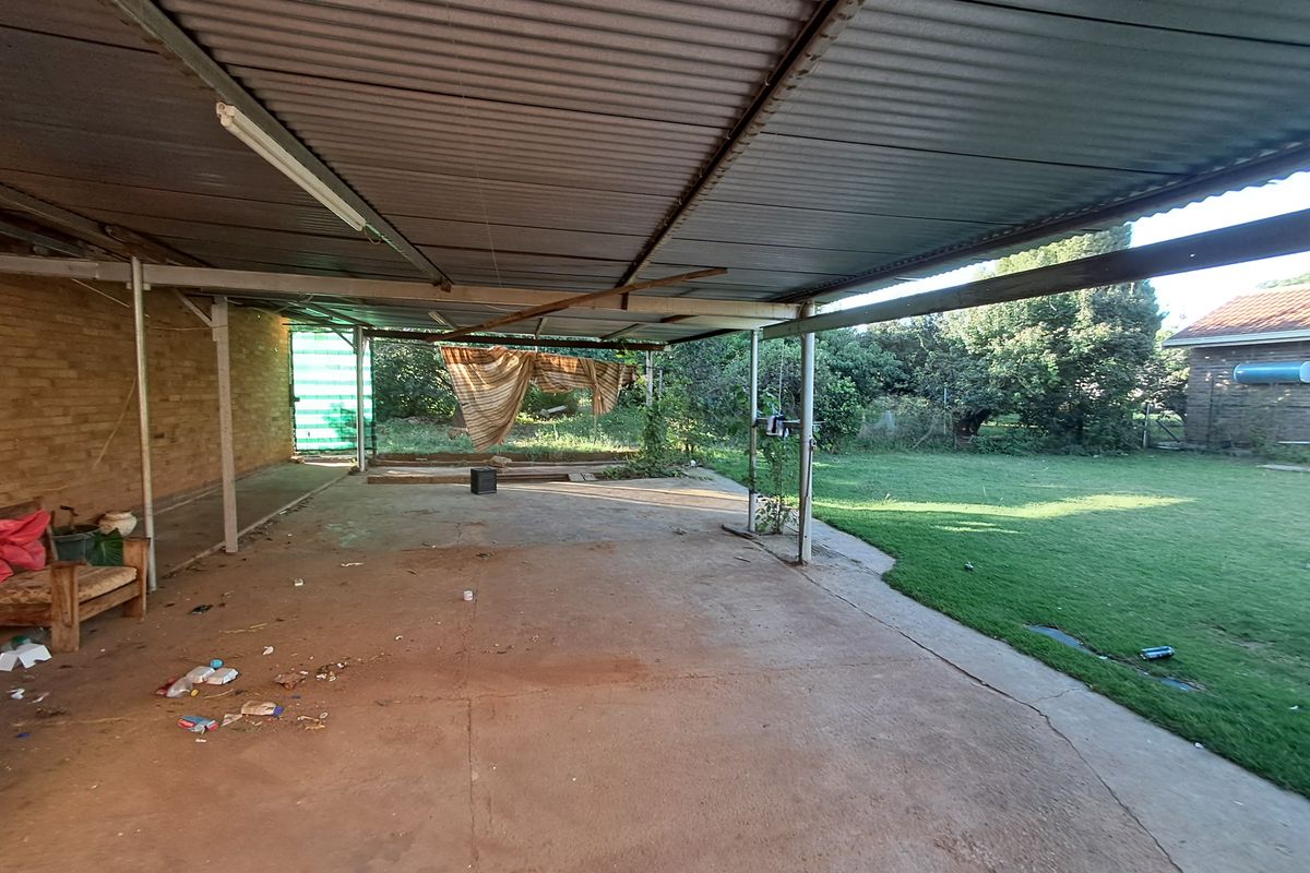 Family home on Large stand - Photo 4