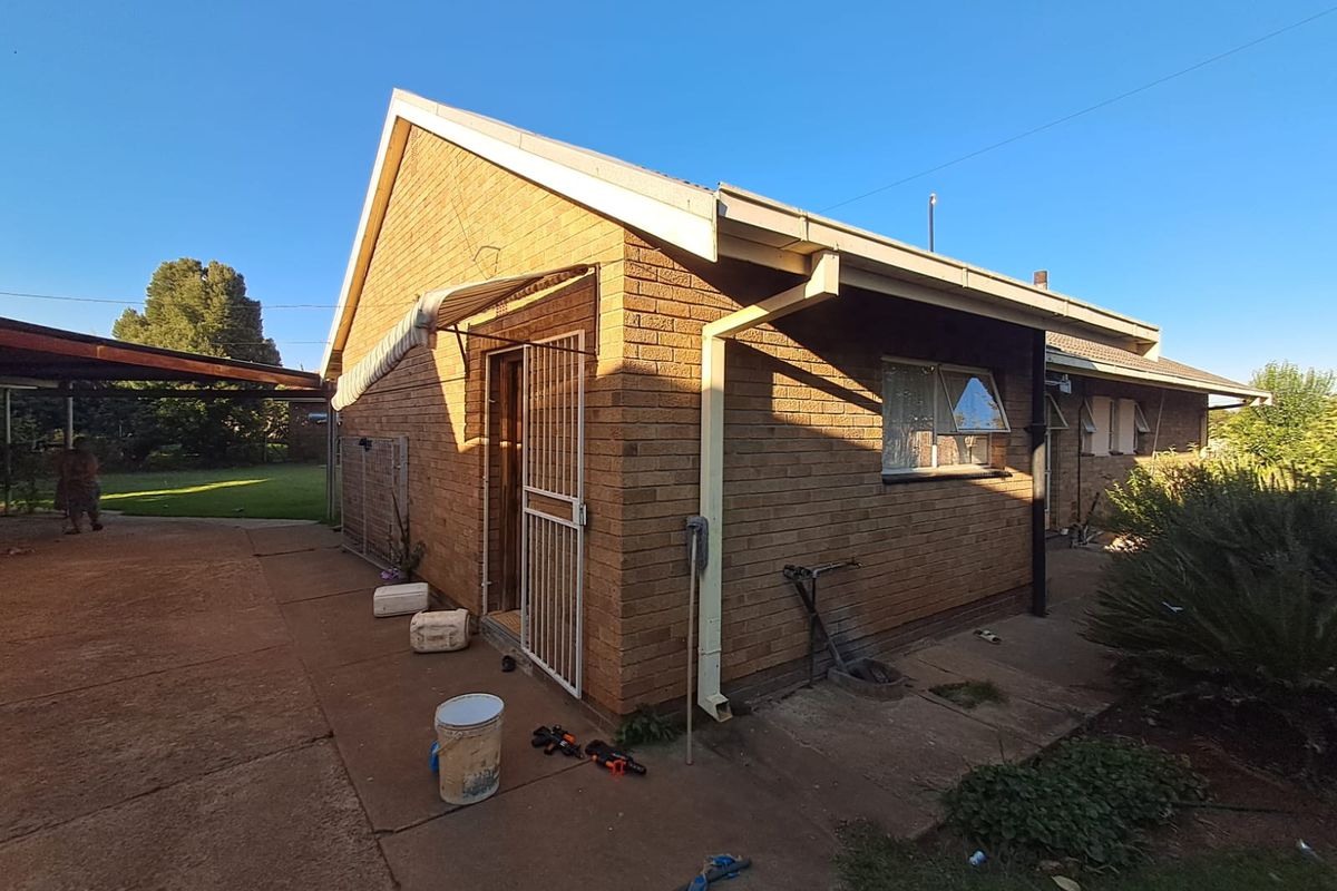 Family home on Large stand - Photo 5