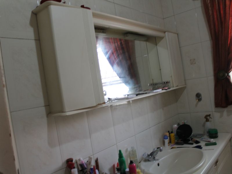 Stunning home in Brackenhurst, Alberton, perfect for spacious family living! - Photo 8