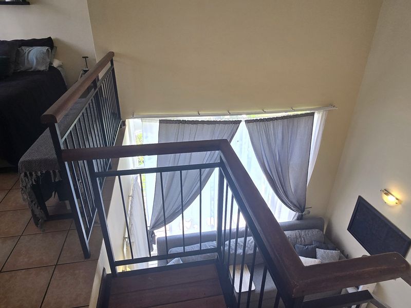 modern 1-bedroom double-storey unit in secure estate close to amenities - Photo 7