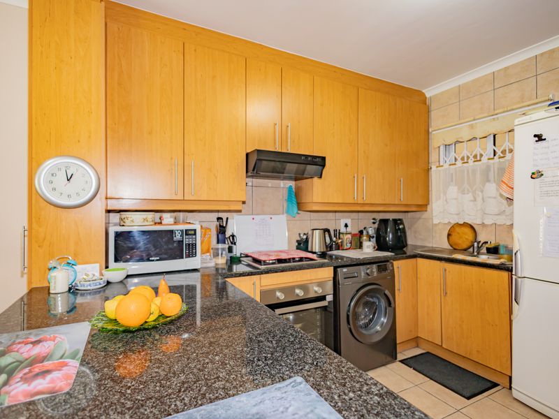 “Spacious 2-Bedroom Retirement Unit with Views, Parking & Storage” - Photo 5