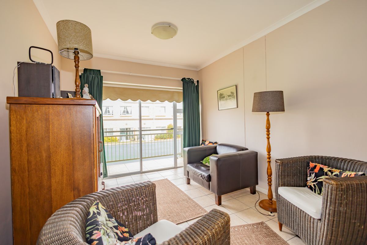 “Spacious 2-Bedroom Retirement Unit with Views, Parking & Storage” - Photo 4