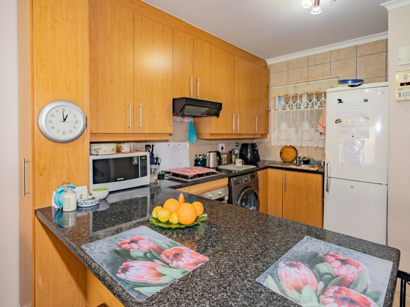 “Spacious 2-Bedroom Retirement Unit with Views, Parking & Storage” - Photo 8