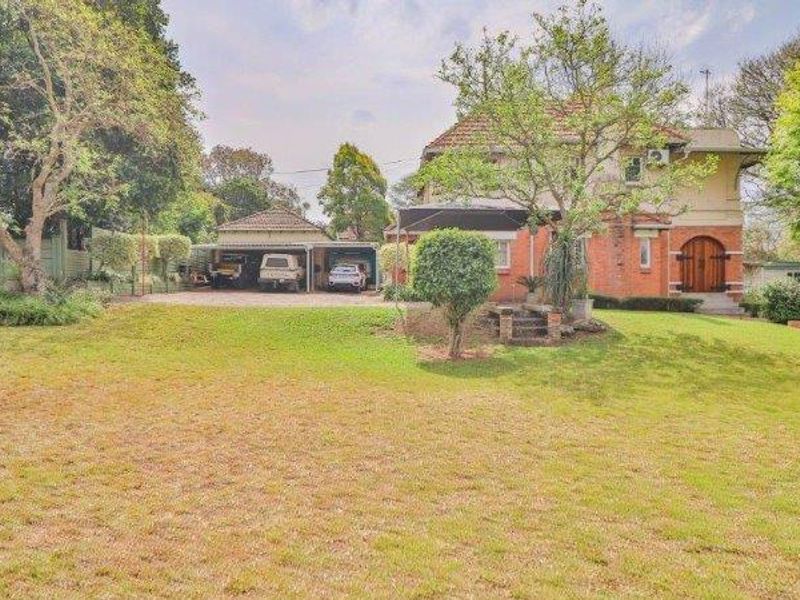 Great Investment Opportunity- Student Accommodation or Spacious Family Residences - Photo 9