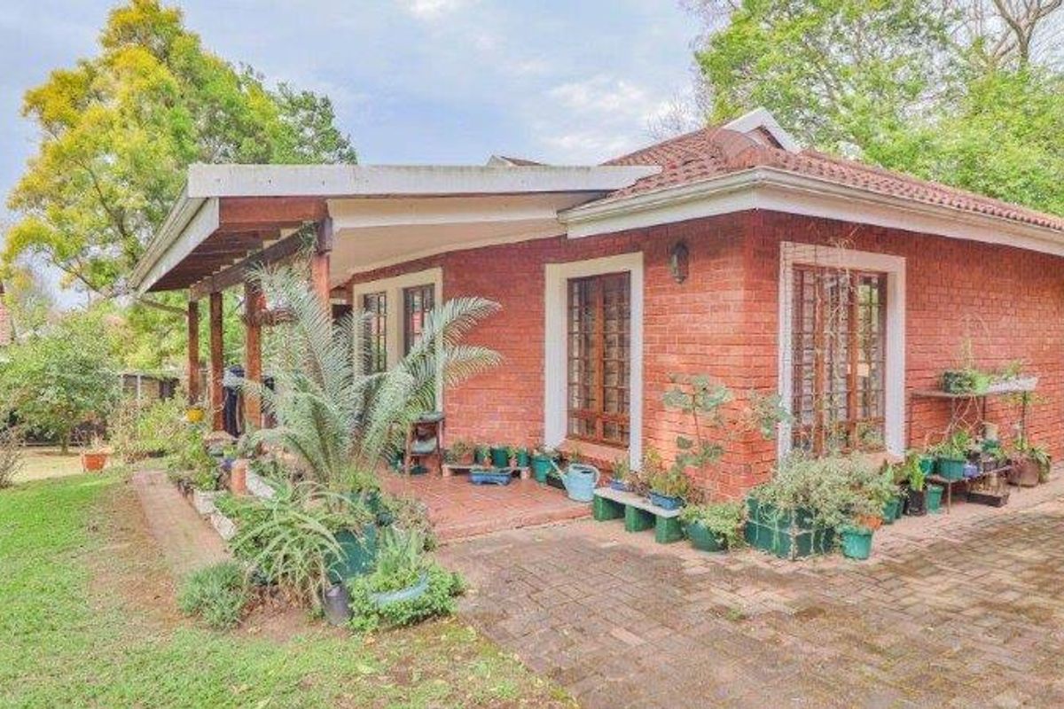 Great Investment Opportunity- Student Accommodation or Spacious Family Residences - Photo 5