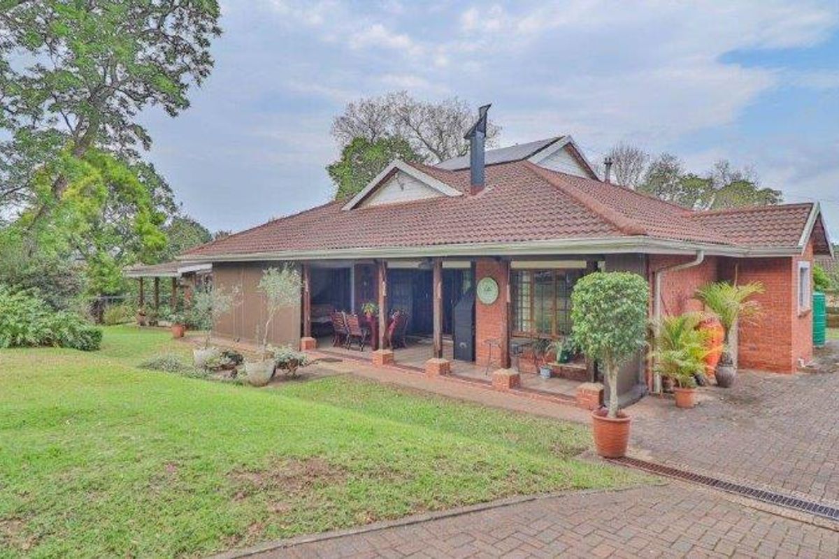 Great Investment Opportunity- Student Accommodation or Spacious Family Residences - Photo 2