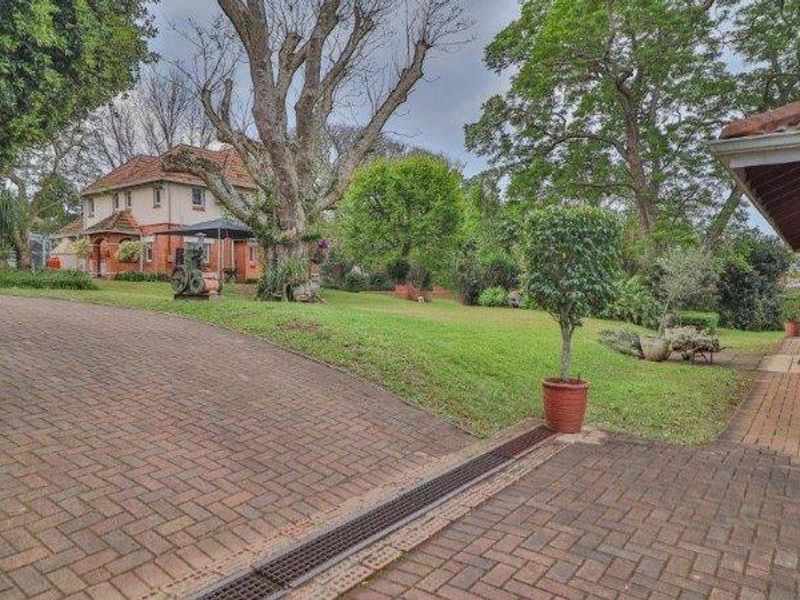 Great Investment Opportunity- Spacious Family Residences or Potential for Student Accommodation - Photo 8