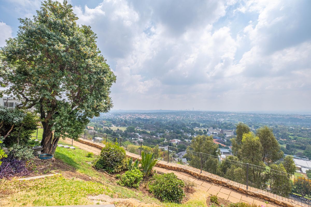 Modern Luxury Duplex With Exceptional Linksfield Ridge Views - Considering offers from R5 500 000. - Photo 3
