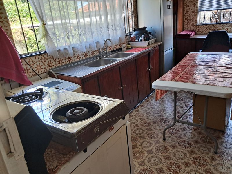 Central Raisethorpe Property with Workshop - Photo 7