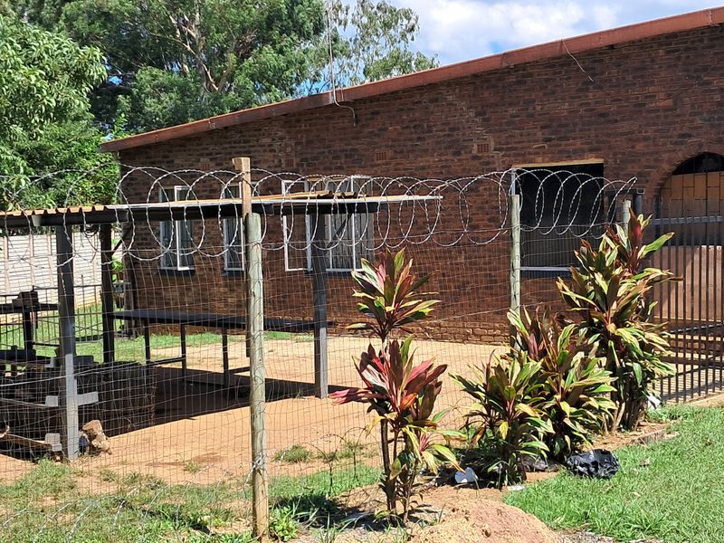 Central Raisethorpe Property with Workshop - Photo 3