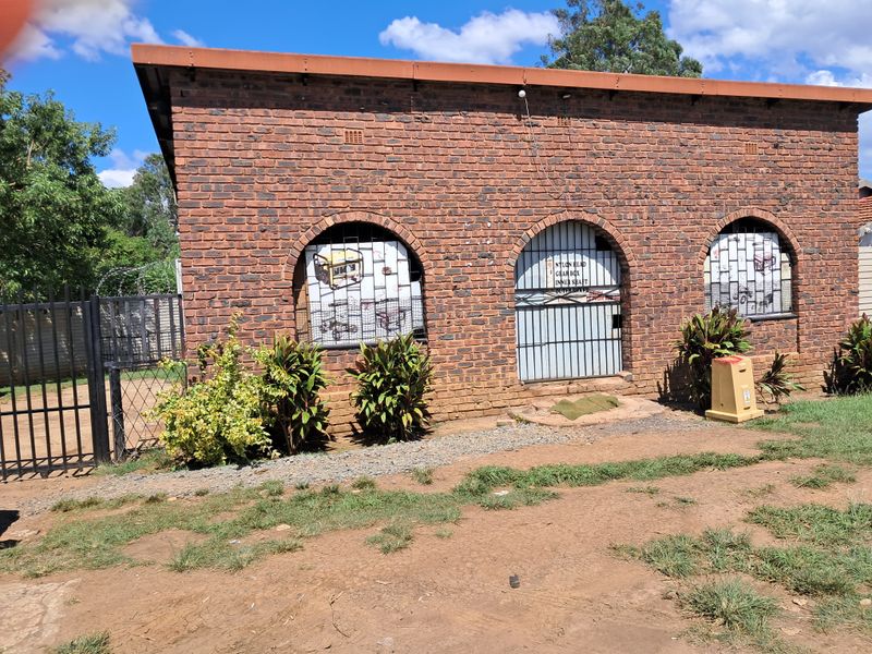 Central Raisethorpe Property with Workshop - Photo 1