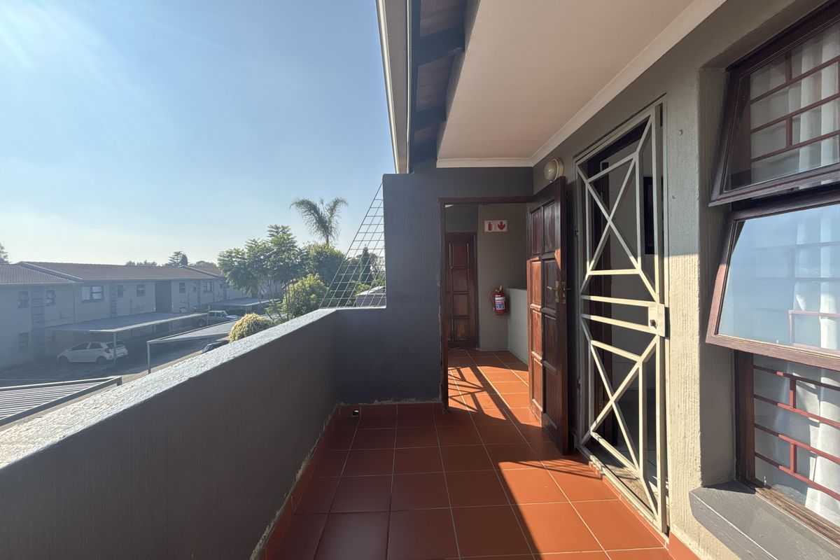 Bright & Welcoming 2-Bedroom Apartment in Rynfield - Photo 2