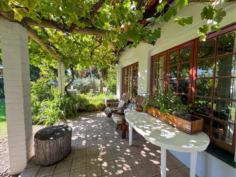Sole Mandate - Country Living in the Heart of Prince Alfred Hamlet - Photo 1