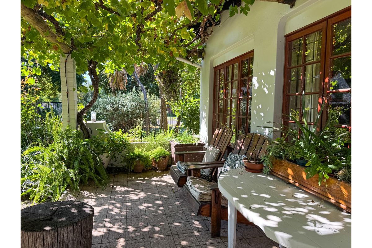 Sole Mandate - Country Living in the Heart of Prince Alfred Hamlet - Photo 4