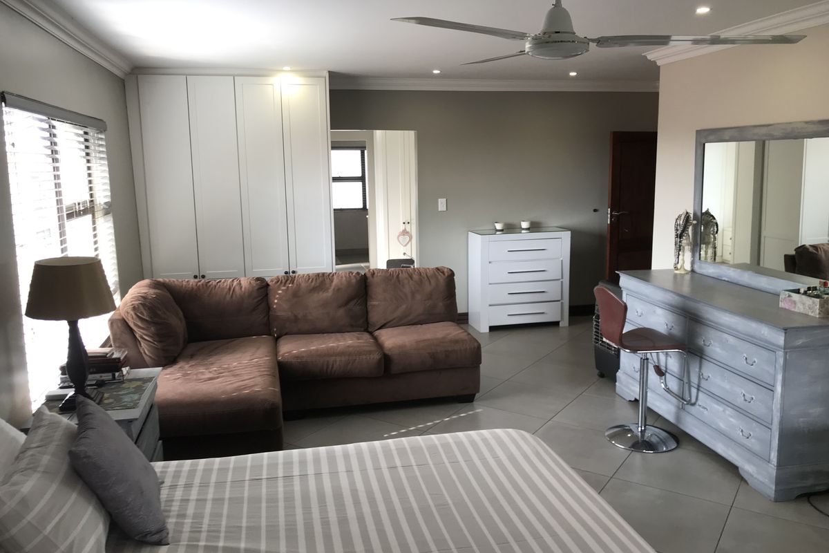 Exquisite Views. Entertainers House in the Golf Estate - Photo 5