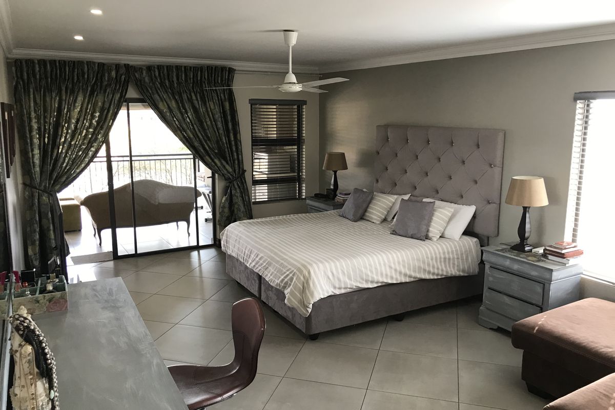 Exquisite Views. Entertainers House in the Golf Estate - Photo 3