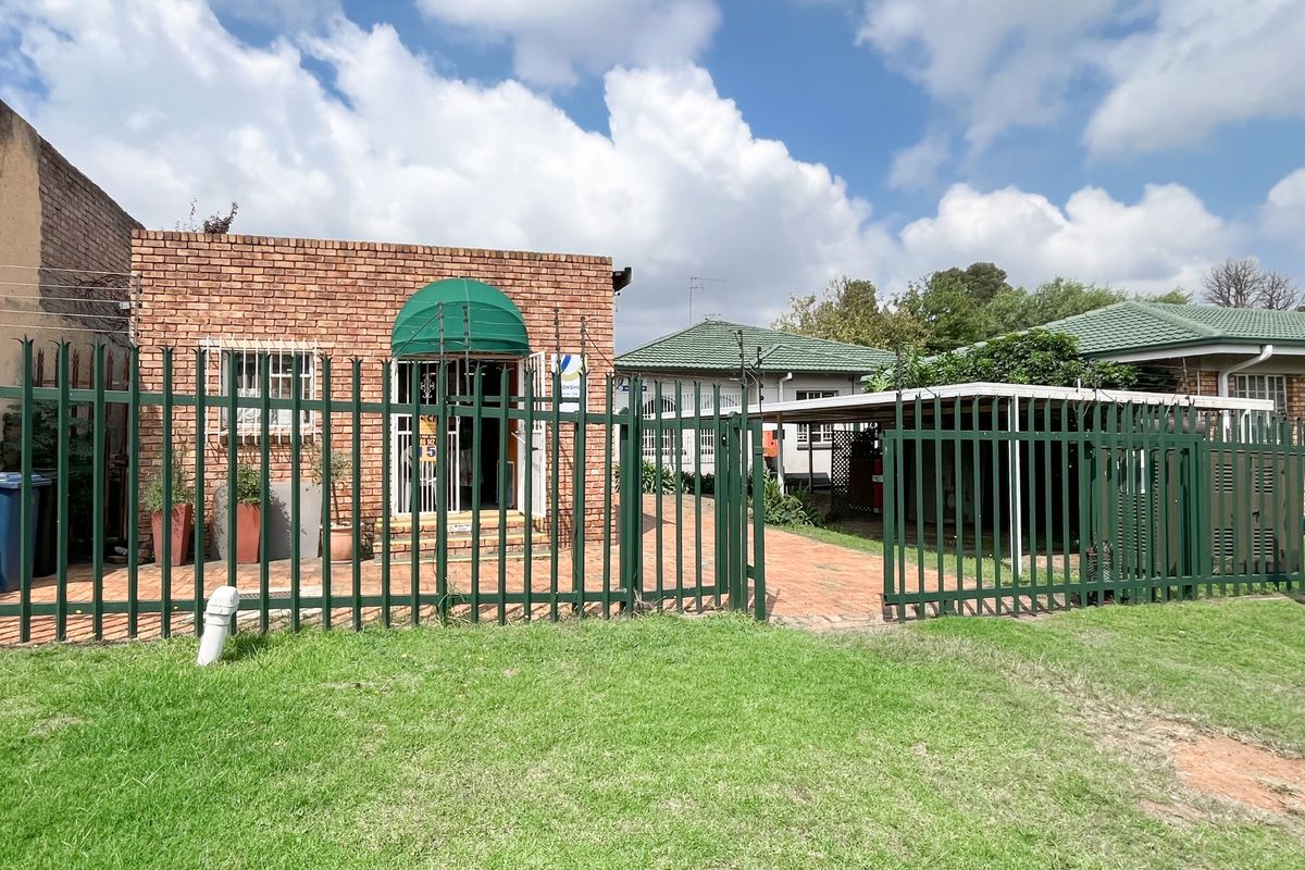 House For Sale In Benoni - Photo 2