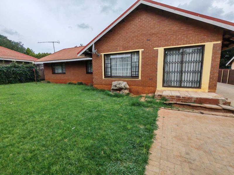 3 Bedroom House for Sale in Vaalpark. - Photo 3