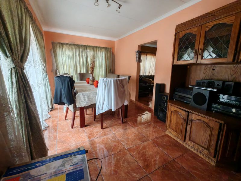 3 Bedroom House for Sale in Vaalpark. - Photo 10