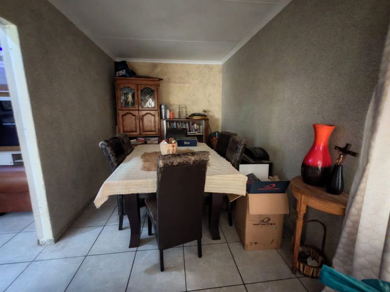 3 Bedroom House for Sale in Vaalpark. - Photo 9