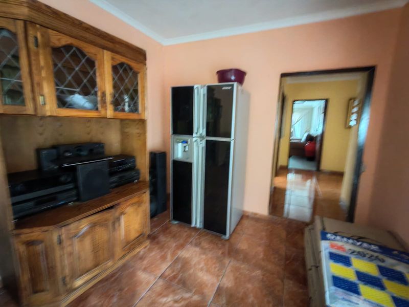 3 Bedroom House for Sale in Vaalpark. - Photo 8